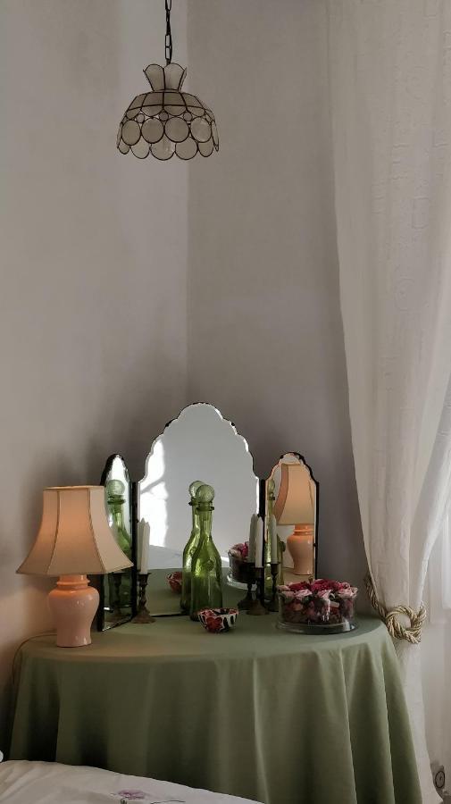 Les Glycines Bed & Breakfast Эиме Экстерьер фото