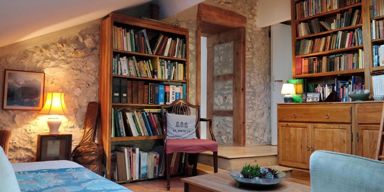 Les Glycines Bed & Breakfast Эиме Экстерьер фото