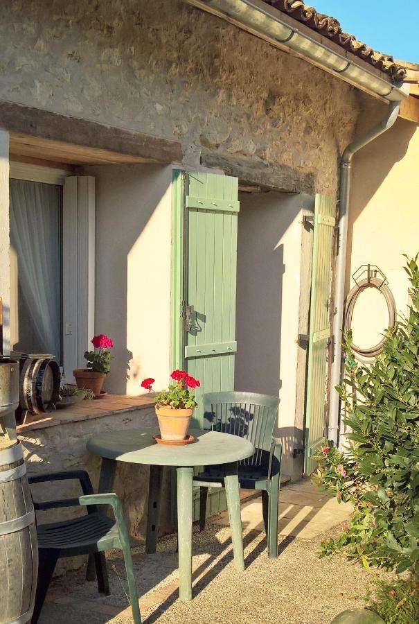 Les Glycines Bed & Breakfast Эиме Экстерьер фото